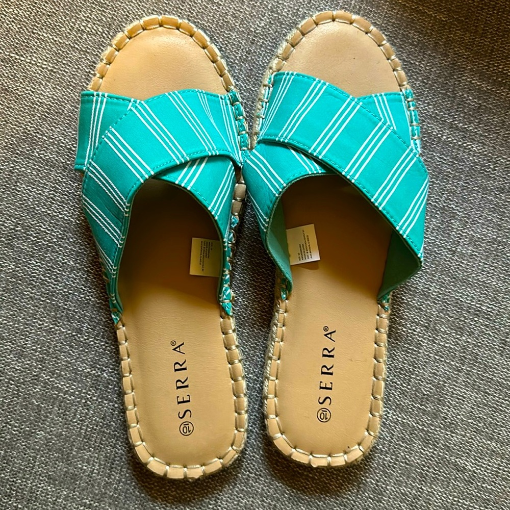 Serra striped slides, size 10